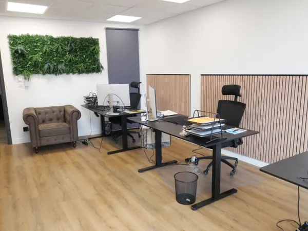 Local commercial 1 pièce 42 m² 