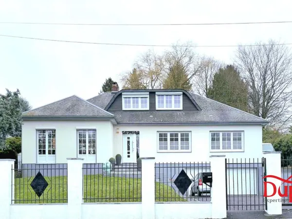 Propriété 5 pièces 170 m² 