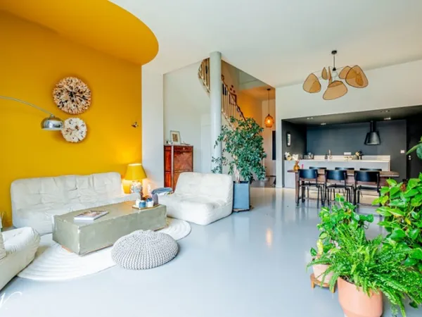 Maison en pierre de 6 pièces principales 