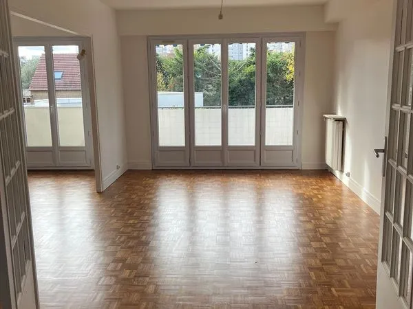 Appartement 4 pièces refait à neuf - parquet massif, balcon, parking& cave - Créteil Université 