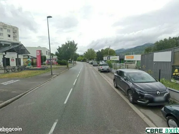 Fonds de commerce 1 300 m² 