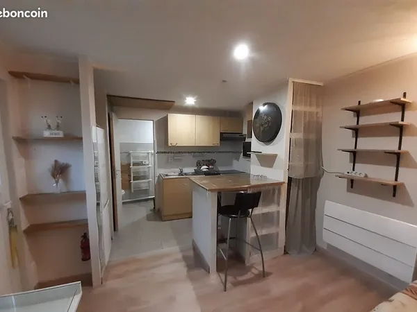 Studio 1 pièce 20 m² 