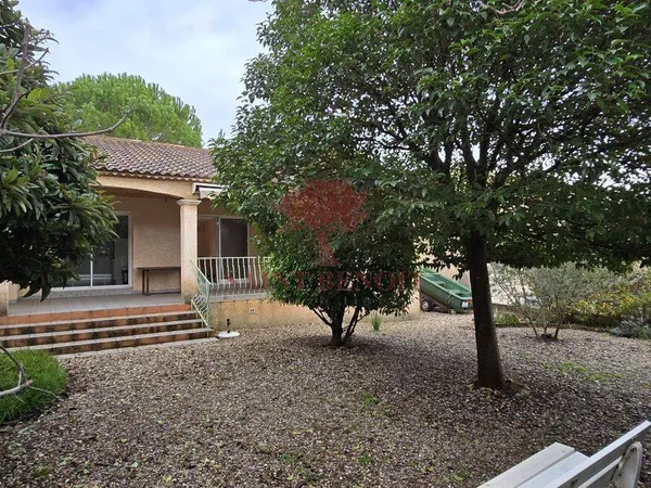 Maison de plain-pied 4 pièces 92 m² 