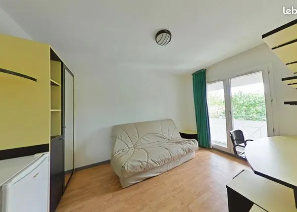 Studio 1 pièce 14 m² 
