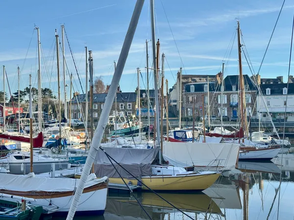 2 PIÈCES DANS LE COEUR HISTORIQUE DE PAIMPOL (22) BRETAGNE - 