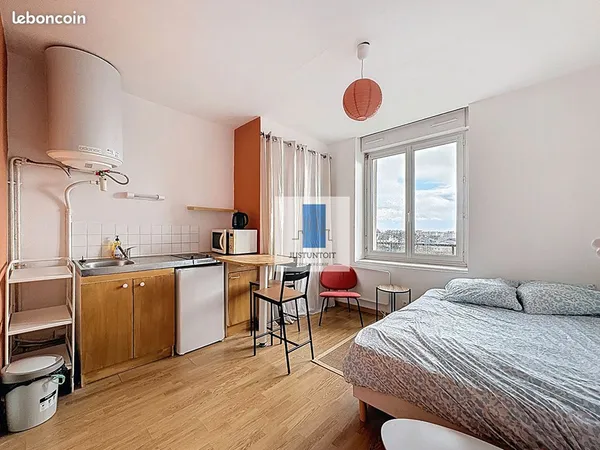 Studio 1 pièce 17 m² 