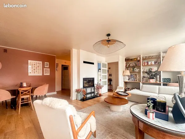 Grand T5 traversant de 132 m² - Quartier du Parmelan (Nouvelles Galeries) 