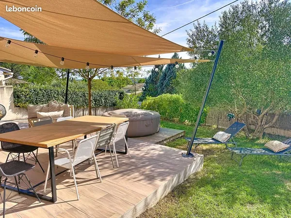 Uzès, Maison plain-pied de charme située dans un quartier prisé 