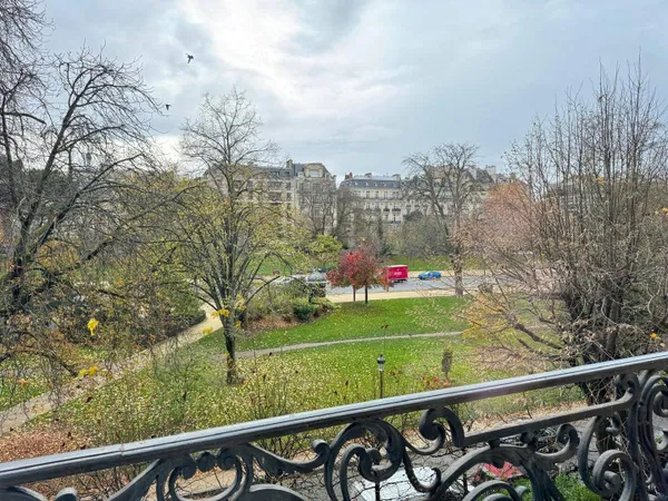 Appartement 8 pièces 375 m² 