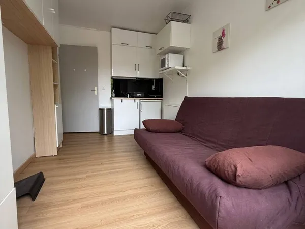 Studio 1 pièce 17 m² 