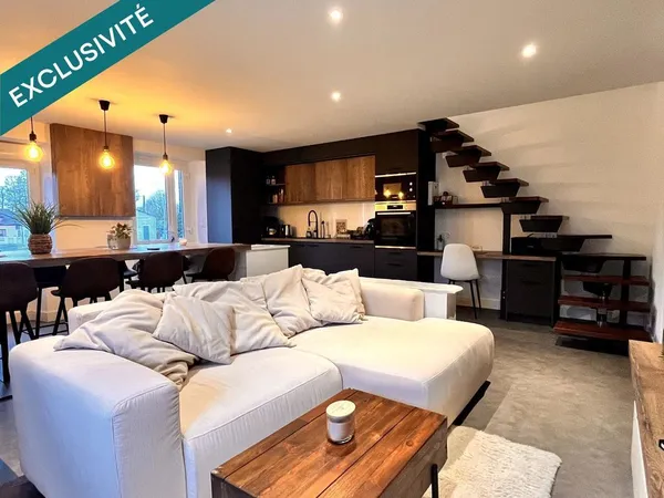 Maison en pierre récemment rénovée avec jardin. 
