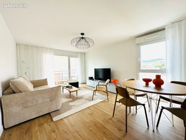 À vendre Appt meublé 67m2 avec terrasse + garage 