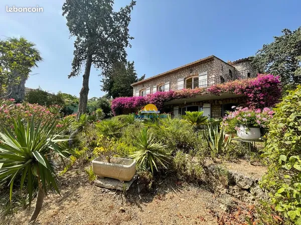 Villa 12 pièces 294 m² 