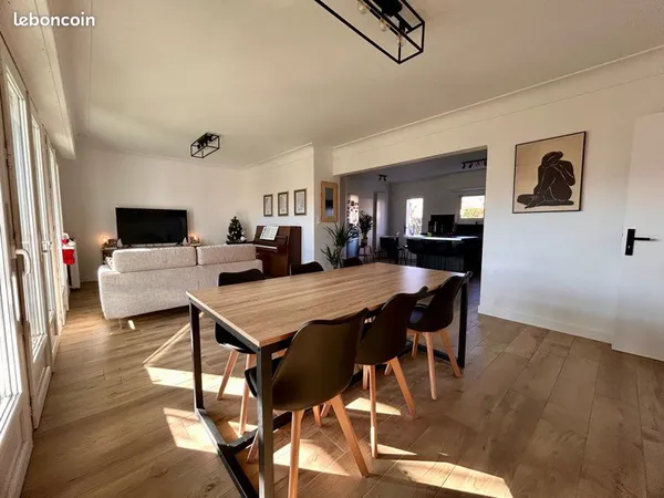 Maison familiale entièrement rénovée 