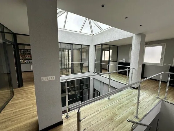 Bureaux 180 m² 