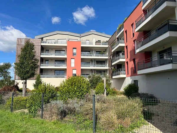 À louer spacieux appartement 3 chambres avec terrasse, garage et parking ? Saint Gilles Croix de 
