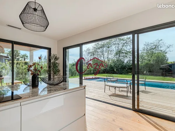 Villa 6 pièces 200 m² 
