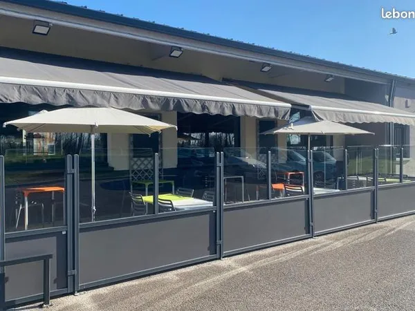 Local commercial 299 m² 