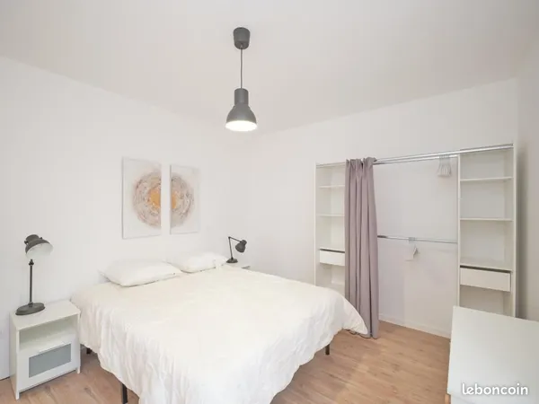 Chambre 5 pièces 14 m² 