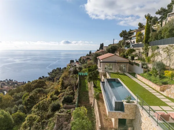 Villa neuve avec vue mer panoramique, quartier du Serret, Roqueb 