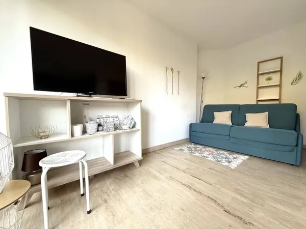Studio 1 pièce 25 m² 