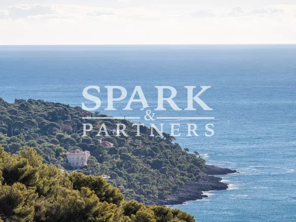 Roquebrune Cap Martin -Magnifique villa contemporaine - vue mer 