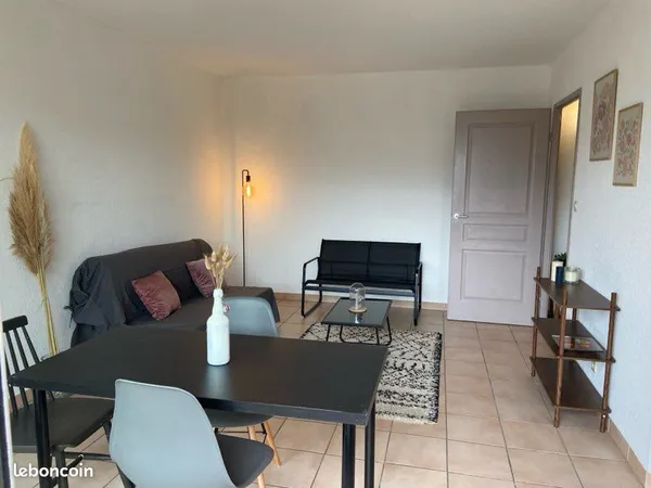 Appartement T2 meublé - 48m2 - Nîmes 