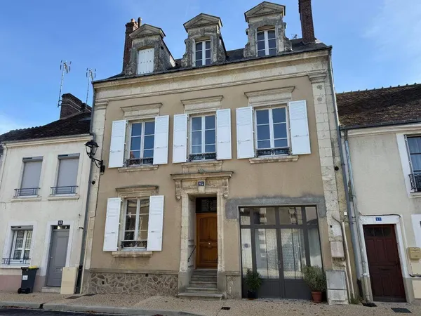 Maison 8 pièces 235 m² 