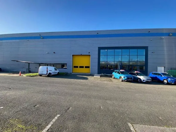 Local d'activité 3163 m² 