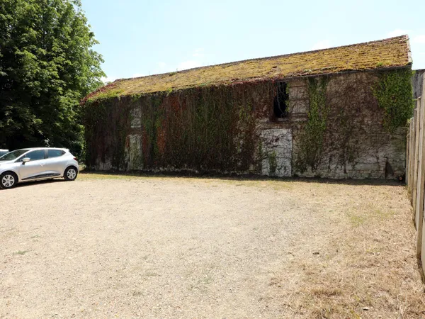 Grange avec terrain - centre ville 