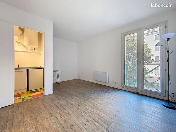 Studio 1 pièce 21 m² 