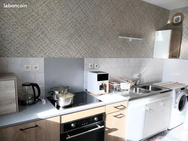Appartement 2 pièces entièrement refait fin 2023 - Lumineux & calme - Garage 