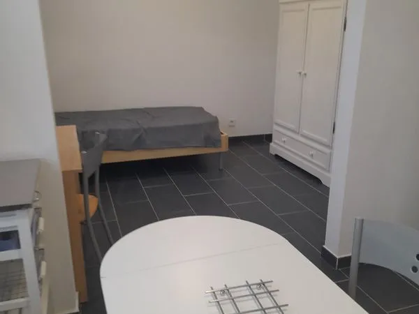 Loue studio meublé 