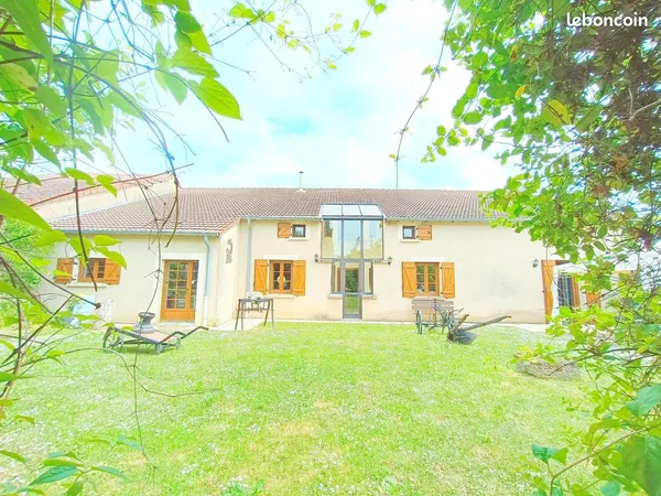Maison 8 pièces 250 m² 