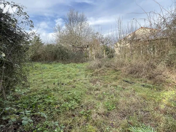 Terrain 273 m² 