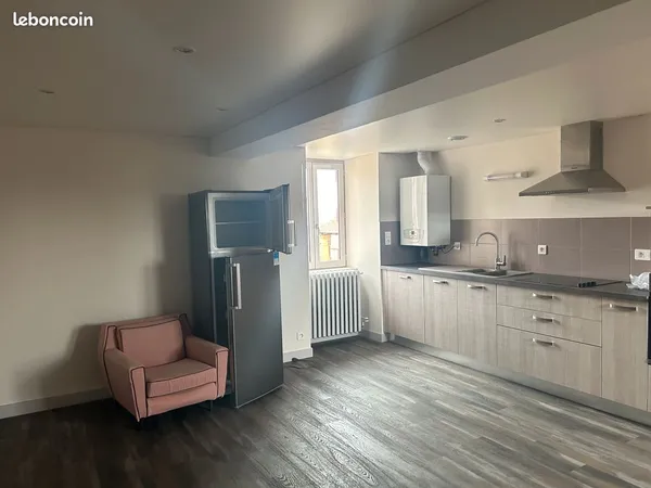 Appartement T3 dans Maison de Village 