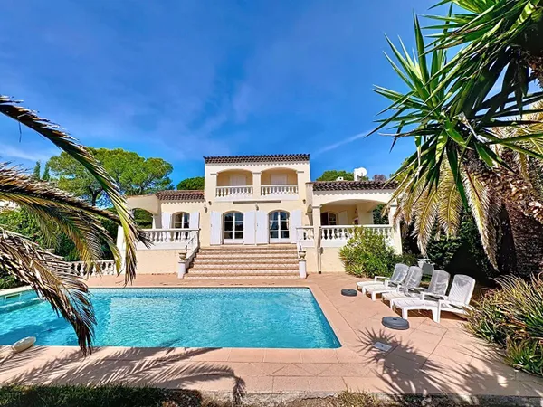 Maison de plain-pied 6 pièces 160 m² 