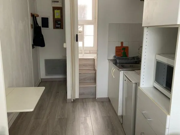 Studio clair, calme et tout équipé quartier Europe 