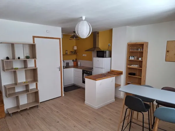 Maison de village rénovée T4 tout confort avec balcon 