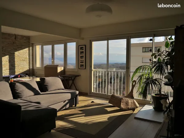 À Vendre - Bel Appartement Lumineux de 78m² T3/T4 à Gex - Vue Panoramique, Quartier Calme et 