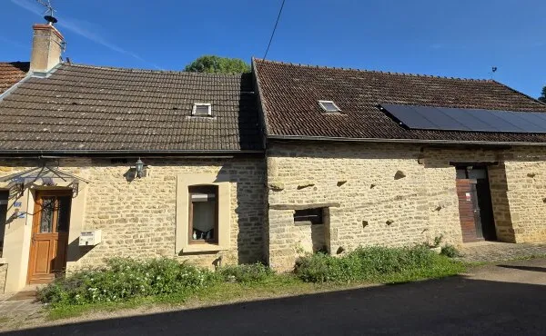 MAISON ANCIENNE - 148 M2 - CHARIGNY 