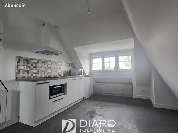 Studio 1 pièce 14 m² 