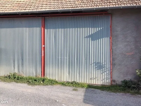 Local autos 60 m² 