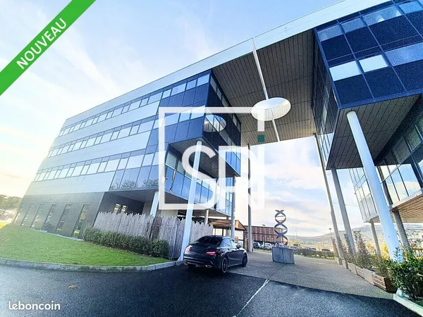 Bureaux 426 m² 