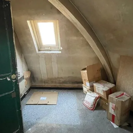 Rare Chambre de bonne - Paris 8e / Rue de Madrid 