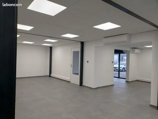 Bureau 200 m² 