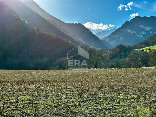 ARTHEZ D'ASSON : Terrain constructible d'environ 2500m2 avec vue imprenable sur les Pyrénées 