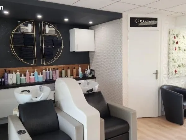 Boutique 55 m² LAXOU 
