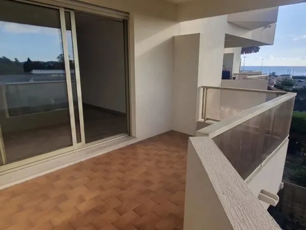 Location Antibes 3P vue mer avec terrasse et garage 