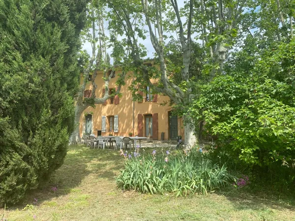 Authenticité, espace et tranquillité, bastide de charme à Aix en Provence 